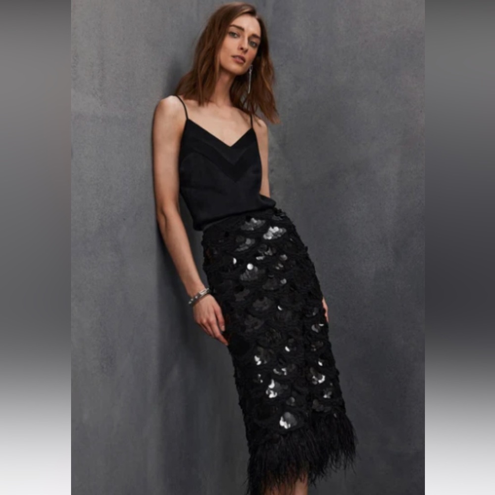 Chic Black Feathered Pencil Skirt
